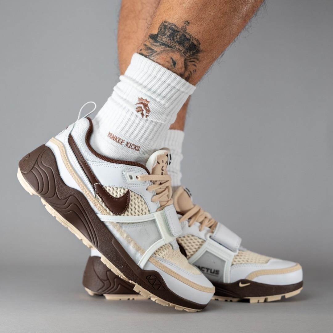 Travis Scott x Nike Zoom Field Jaxx ‘Light Chocolate’