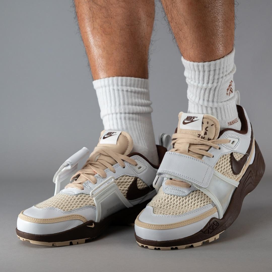 Travis Scott x Nike Zoom Field Jaxx ‘Light Chocolate’