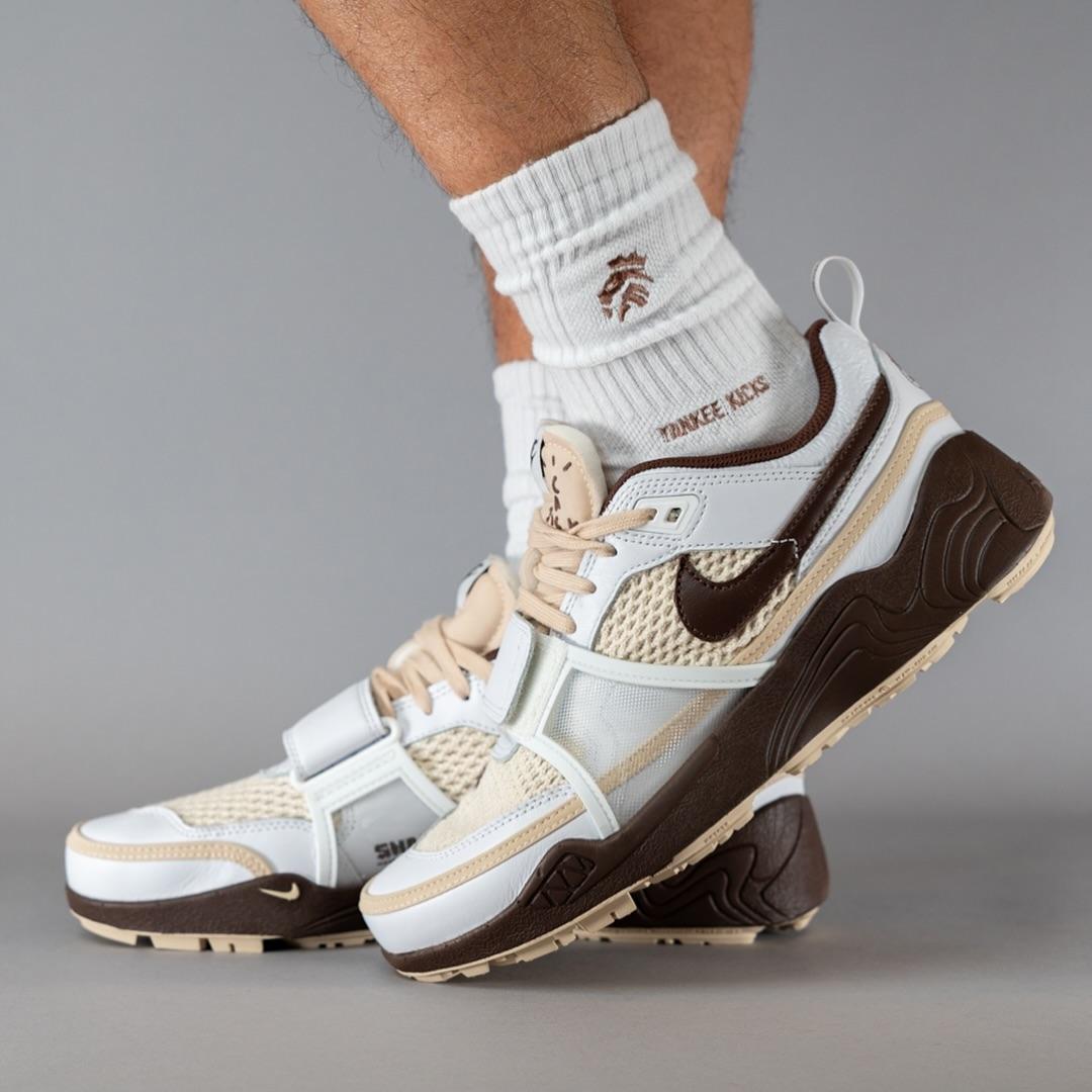 Travis Scott x Nike Zoom Field Jaxx ‘Light Chocolate’