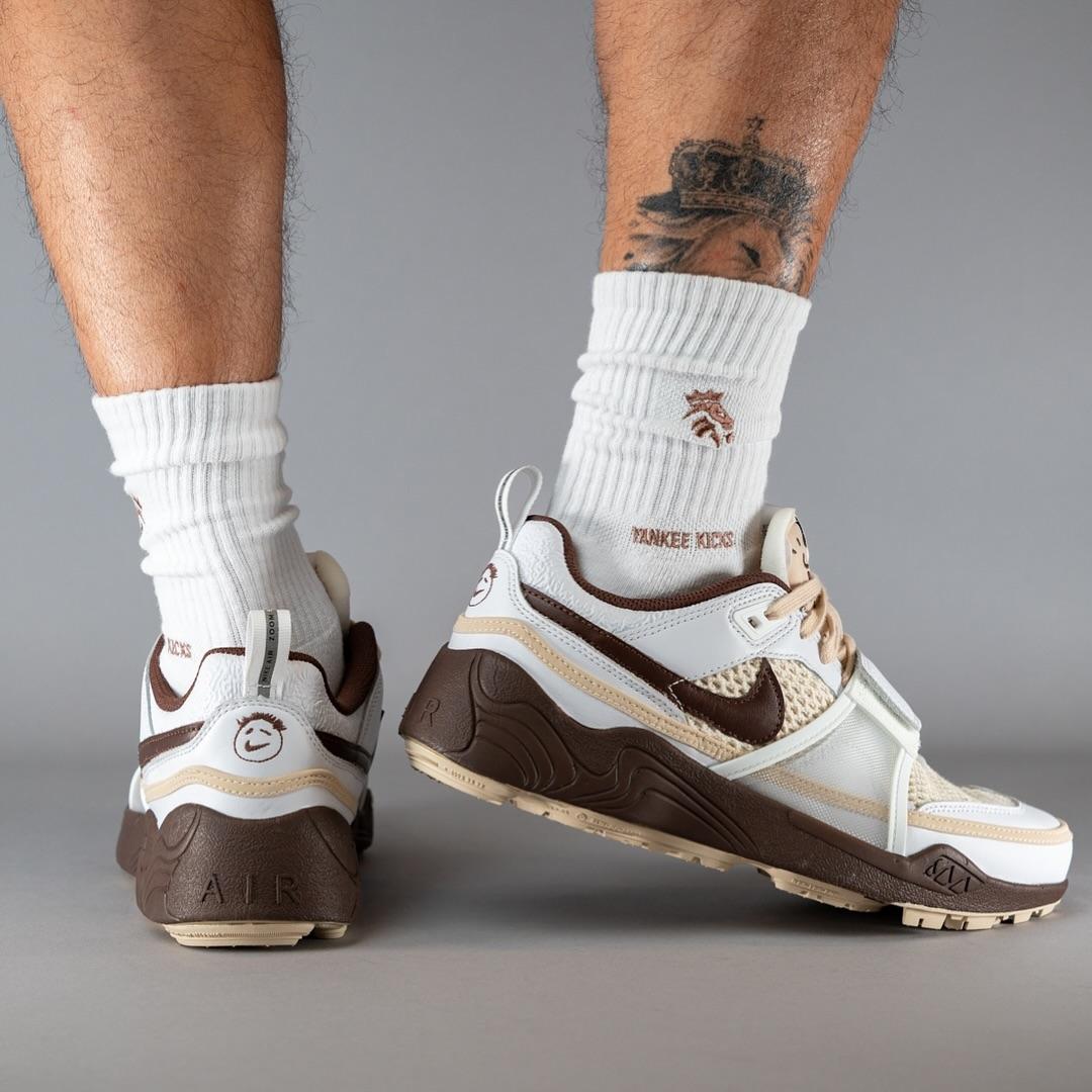 Travis Scott x Nike Zoom Field Jaxx ‘Light Chocolate’