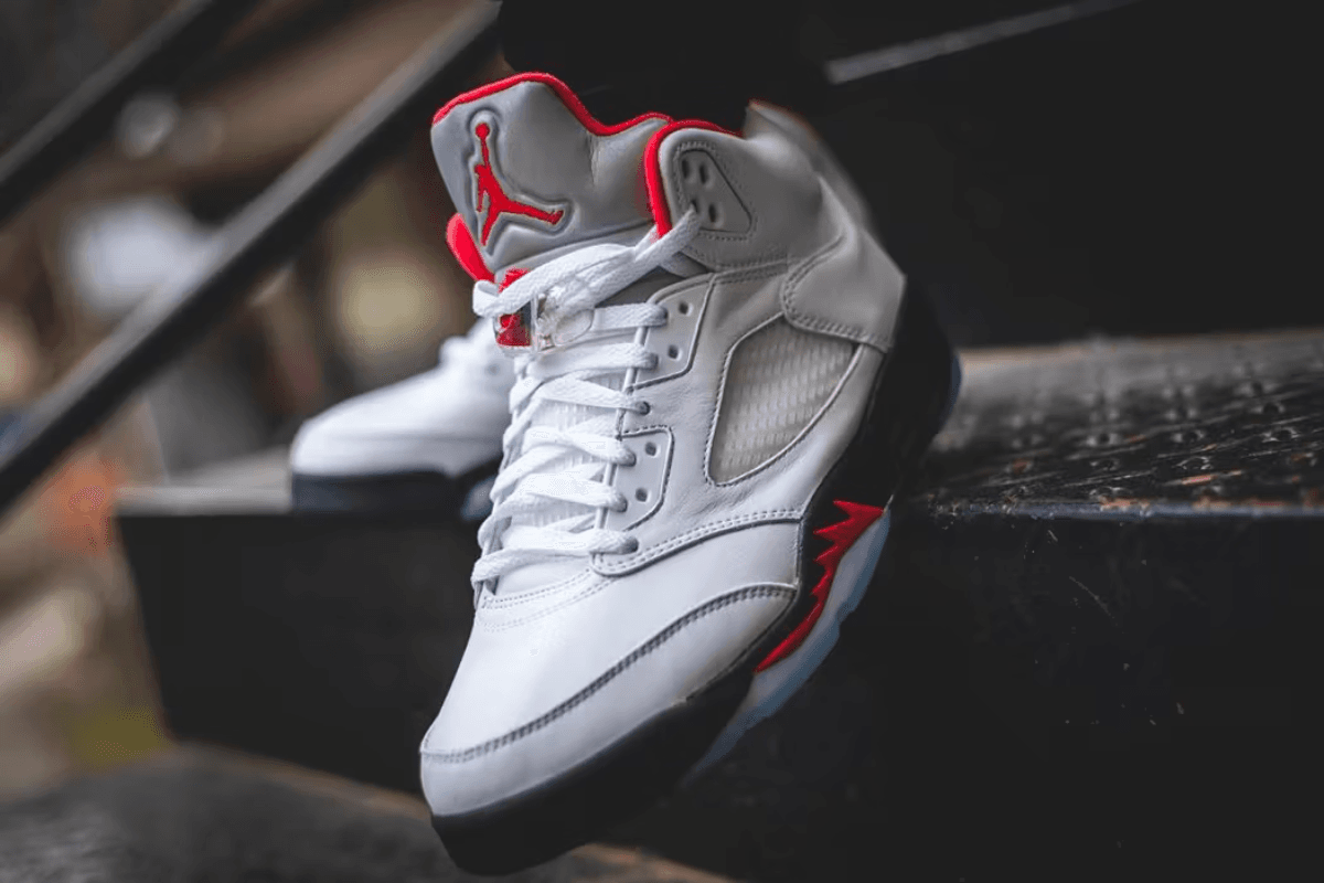 Air Jordan 5 'Fire Red'