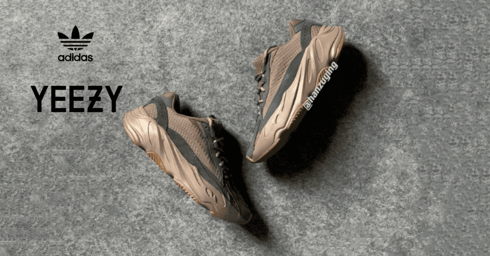 Er zijn beelden verschenen van een adidas Yeezy Boost 700 v2 &#8216;Mauve&#8217; 👀