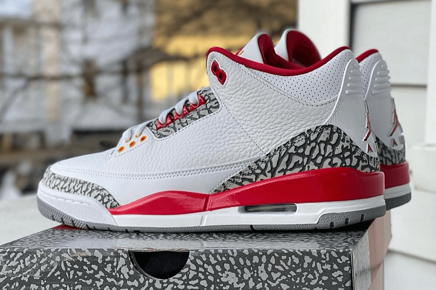 De Air Jordan 3 &#8216;Cardinal Red&#8217; dropt in februari 2022