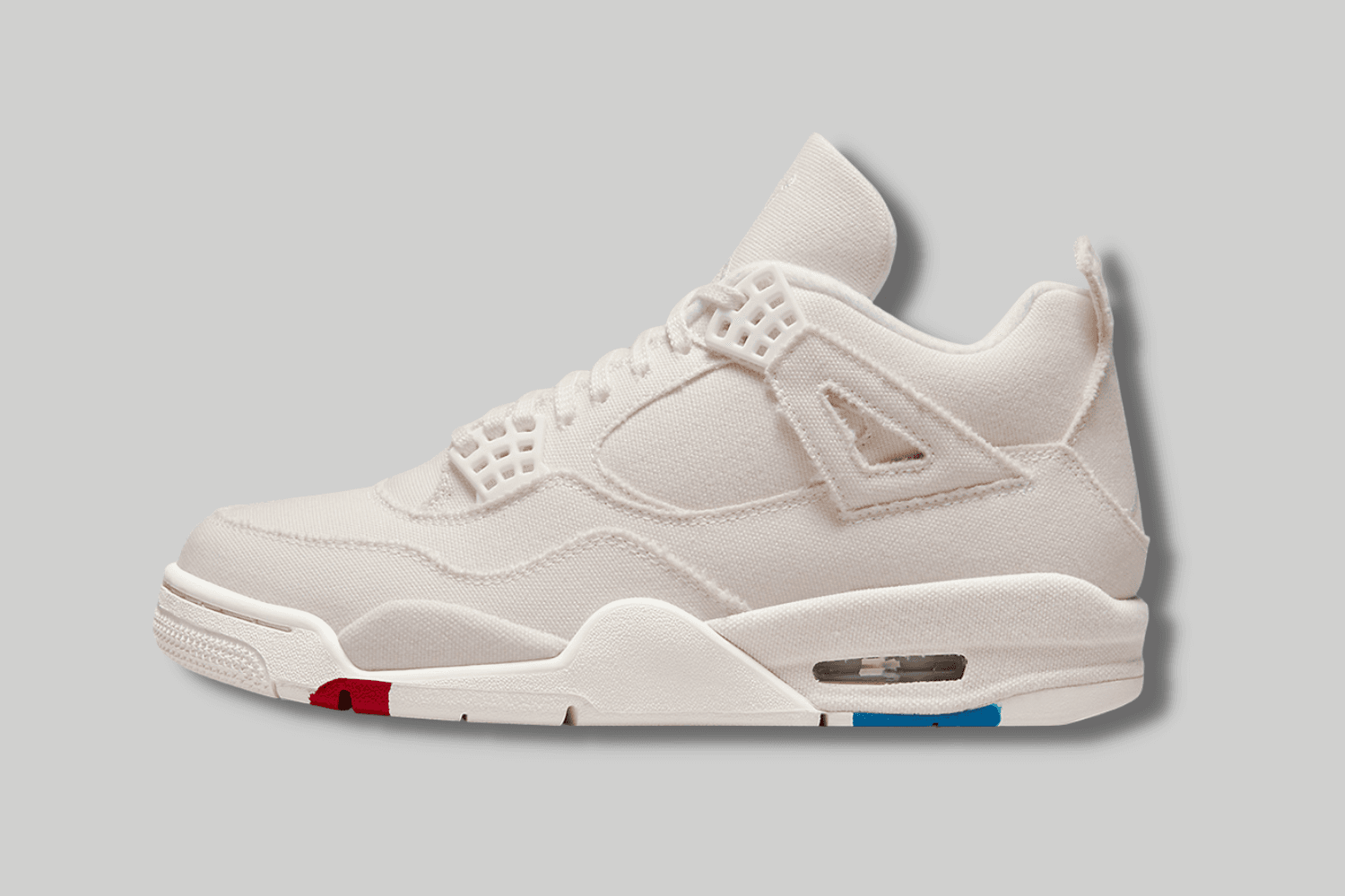 De officiële beelden van de Air Jordan 4 WMNS &#8216;Blank Canvas&#8217; zijn verschenen