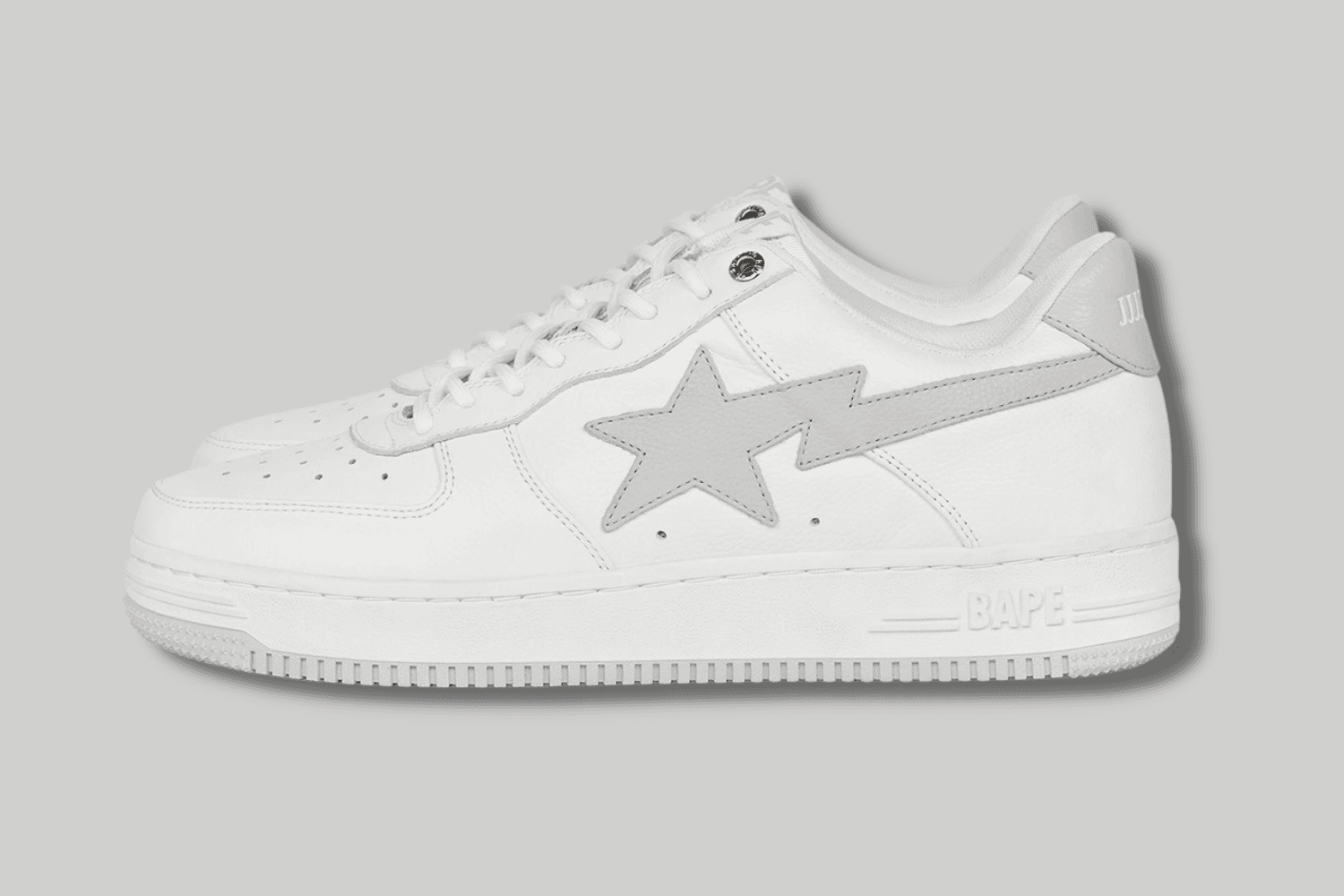 De JJJJound x BAPE STA komt begin februari uit