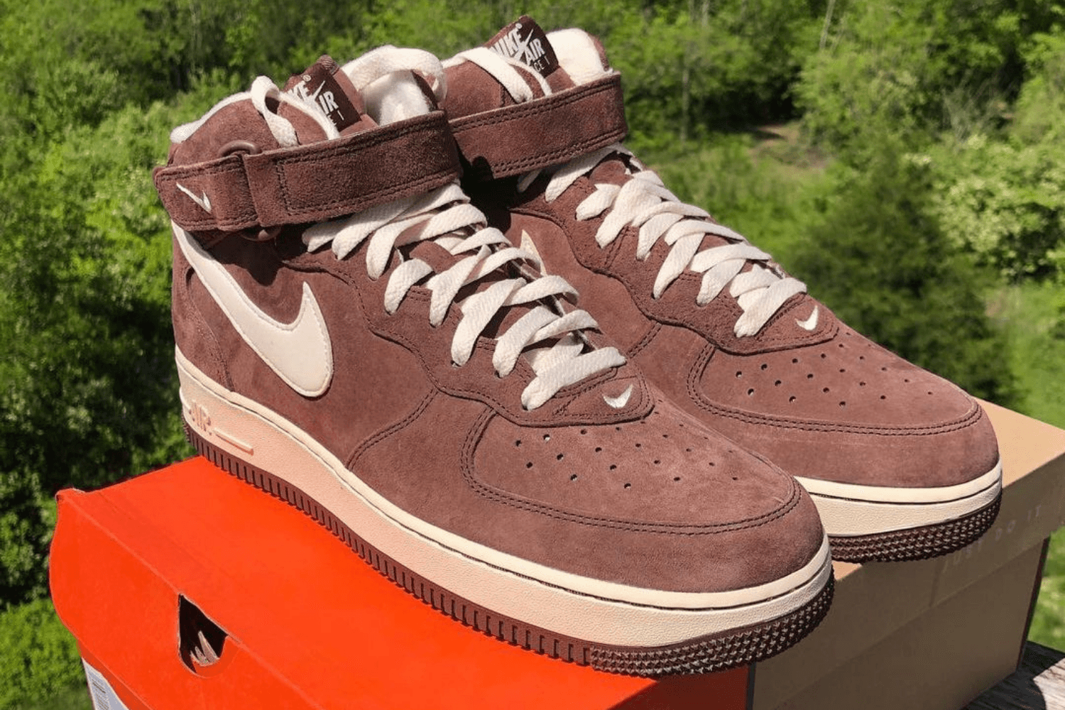 Nike Air Force 1 Mid &#8216;Chocolate&#8217; keert terug