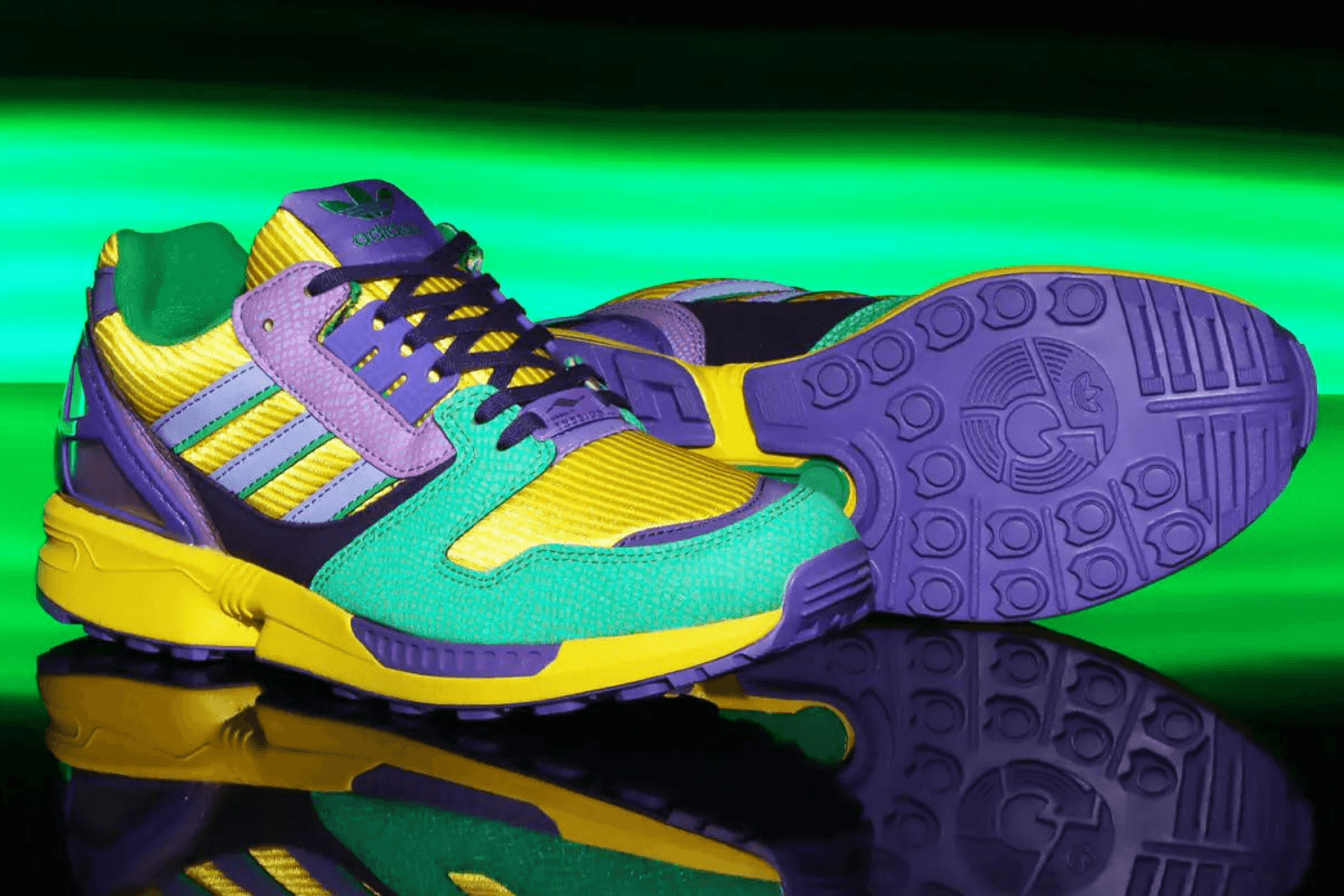 De atmos x adidas ZX 8000 G-SNK krijgt een nieuwe colorway