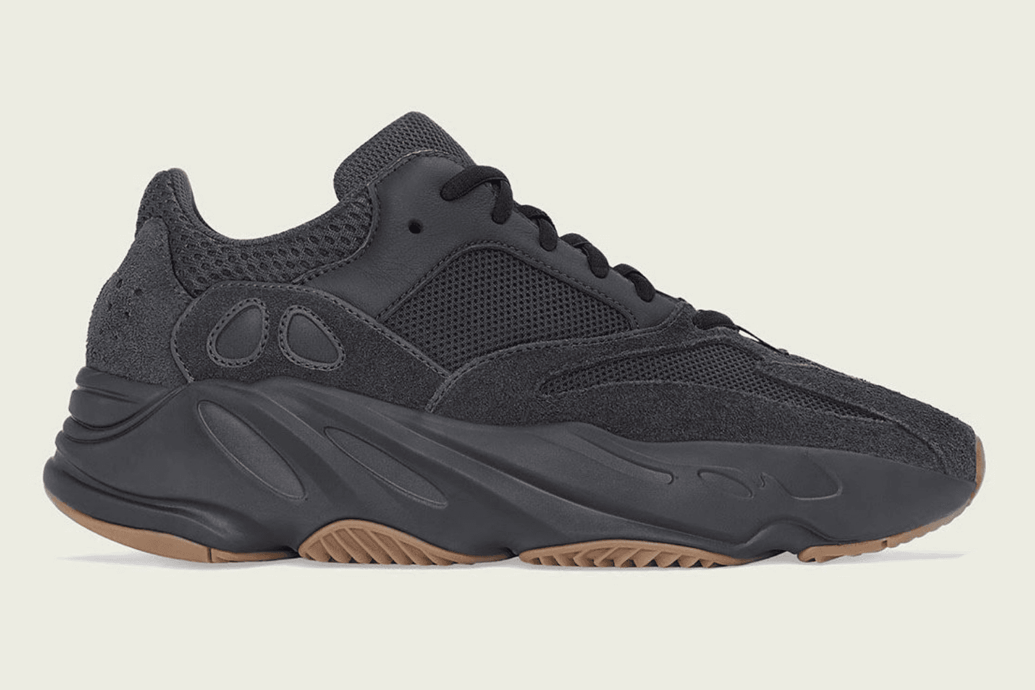 De adidas Yeezy 700 &#8216;Utility Black&#8217; keert terug in 2022