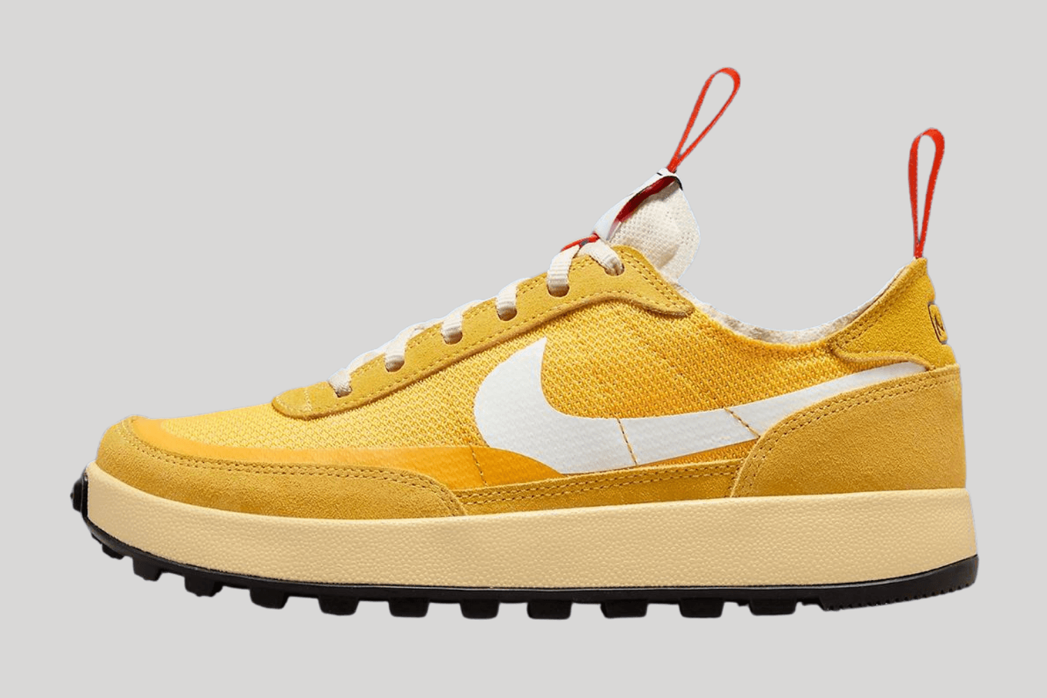 Officiële beelden Tom Sachs x Nike General Purpose Shoe &#8216;Dark Sulfur&#8217;