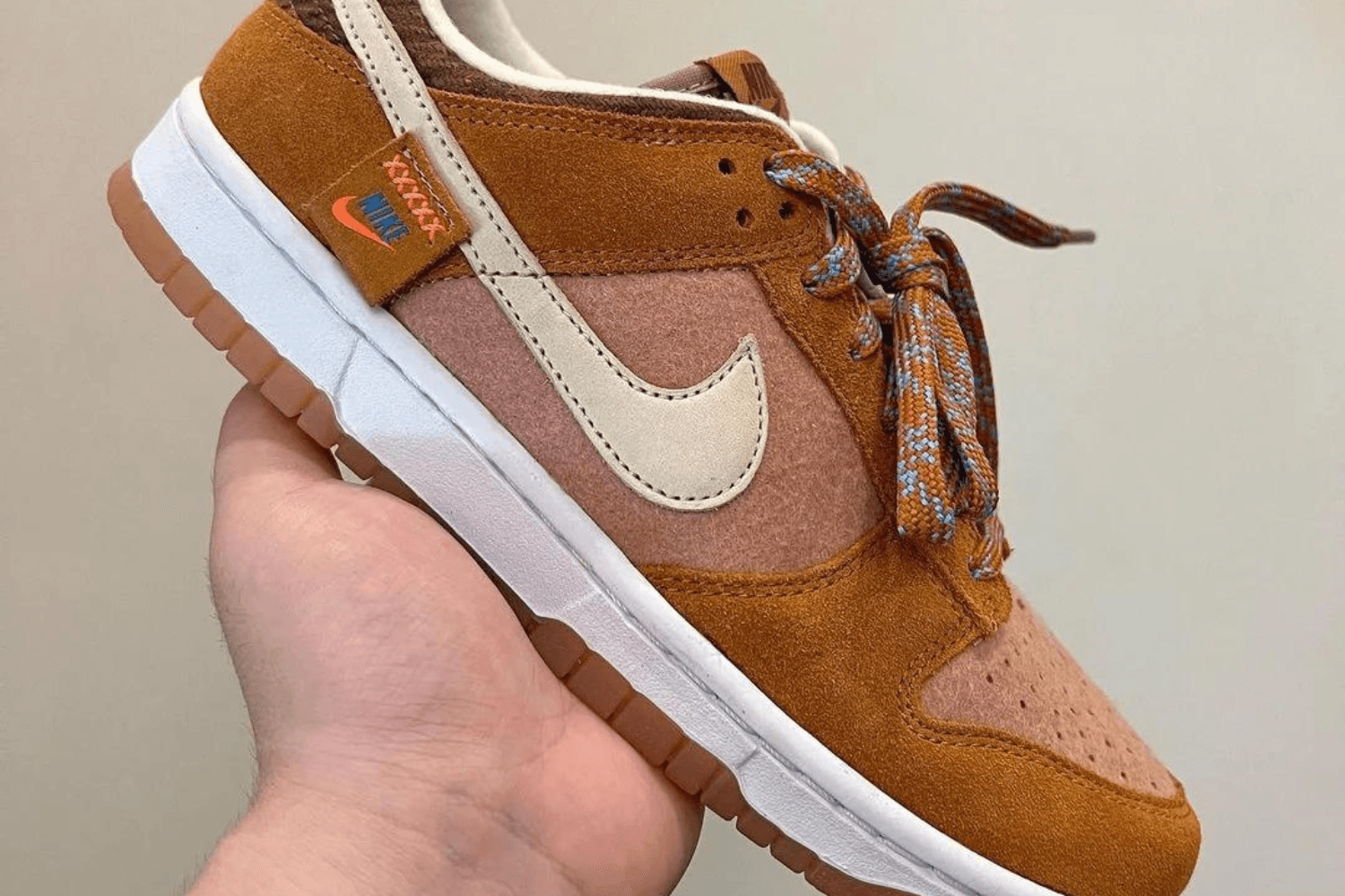 De Nike Dunk Low krijgt een &#8216;Teddy Bear&#8217; makeover