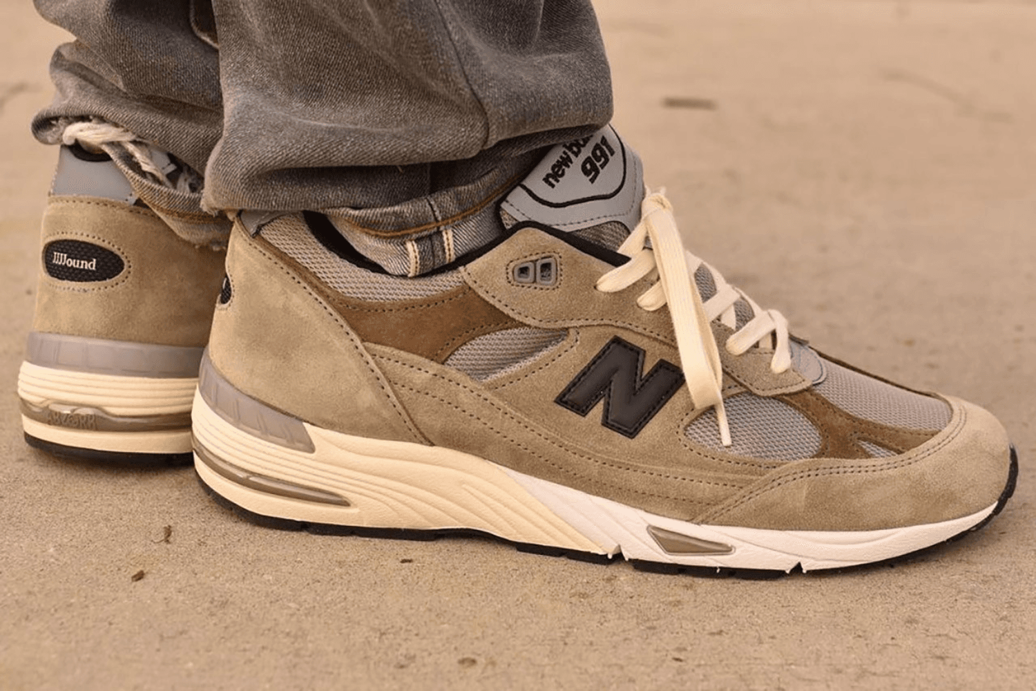 On-foot beelden van de JJJJound x New Balance 991