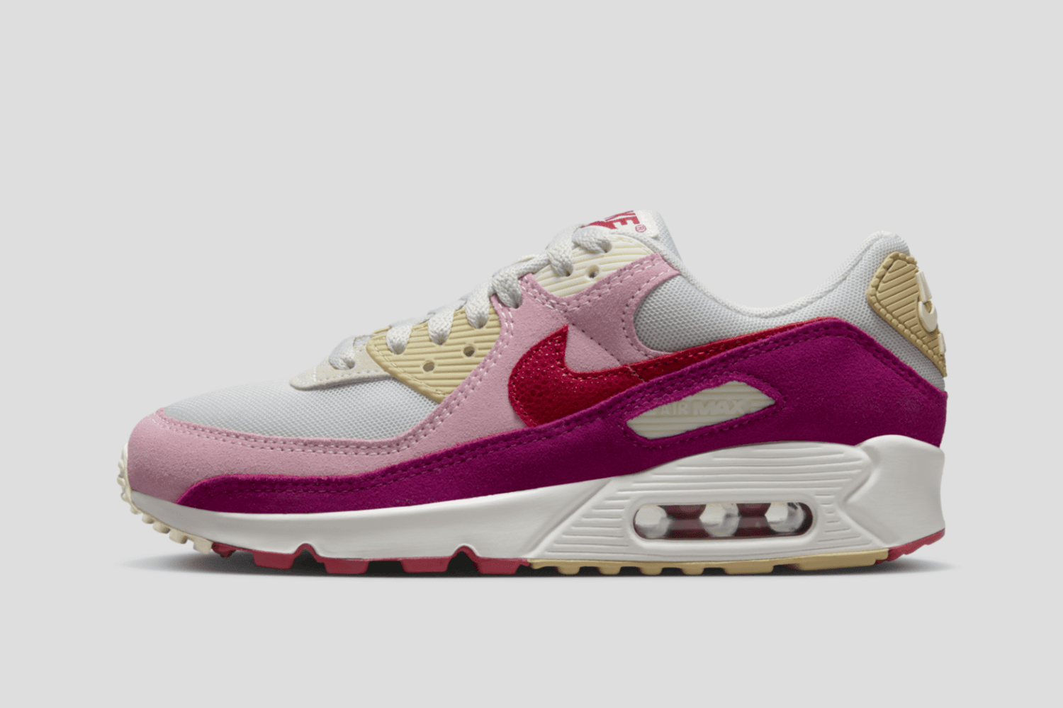 Scoor de Nike Air Max 90 WMNS &#8216;Medium Soft Pink&#8217; nu bij Nike!