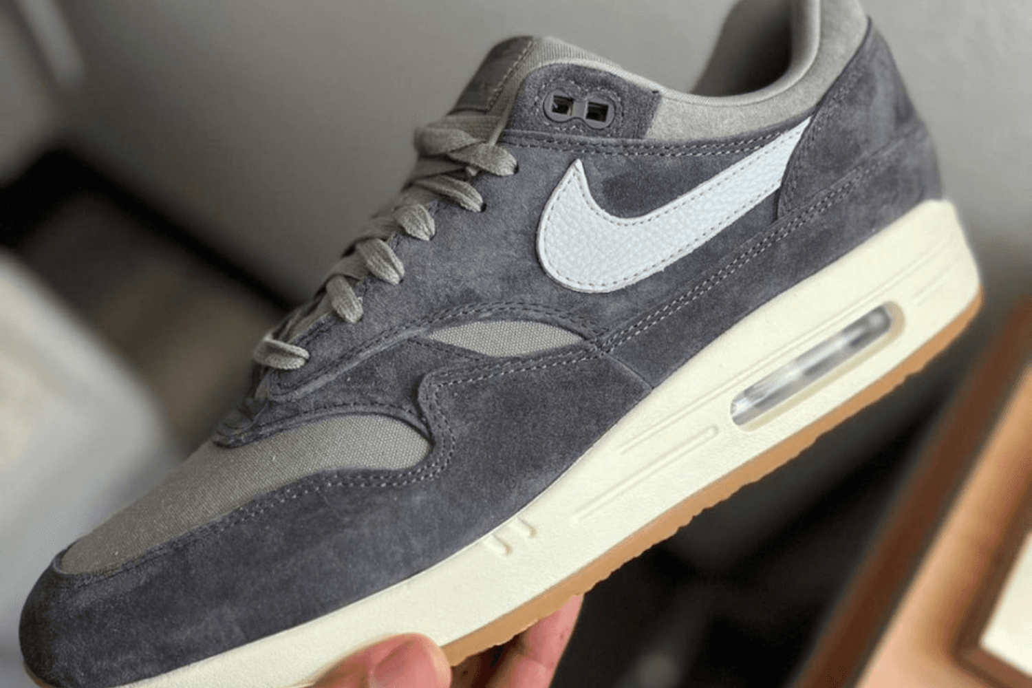 Eerste beelden van de Nike Air Max 1 PRM &#8216;Soft Grey&#8217;