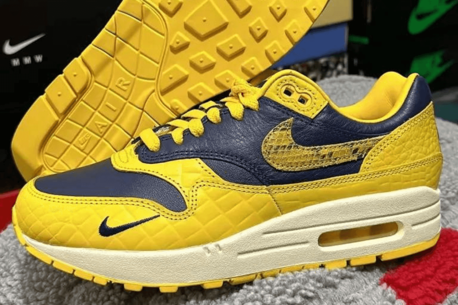 De Nike Air Max 1 PRM verschijnt in een &#8216;Michigan&#8217; colorway