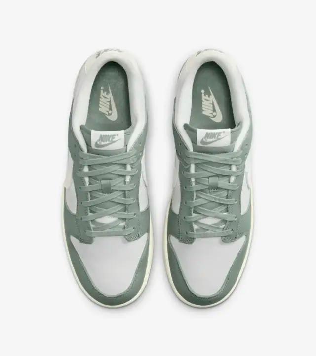 Nike Dunk Low Mica Green bovenkant