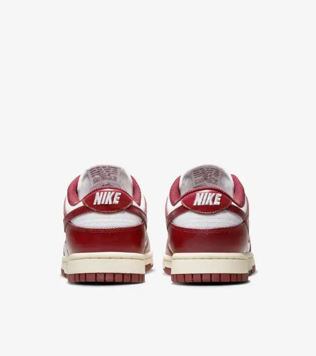 Nike Dunk Low PRM WMNS 'Team Red' achterkant