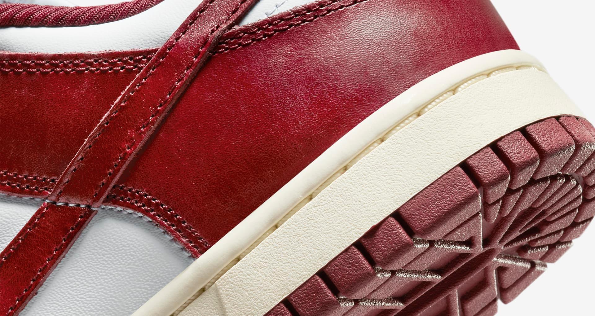 Nike Dunk Low PRM WMNS 'Team Red' detail shot