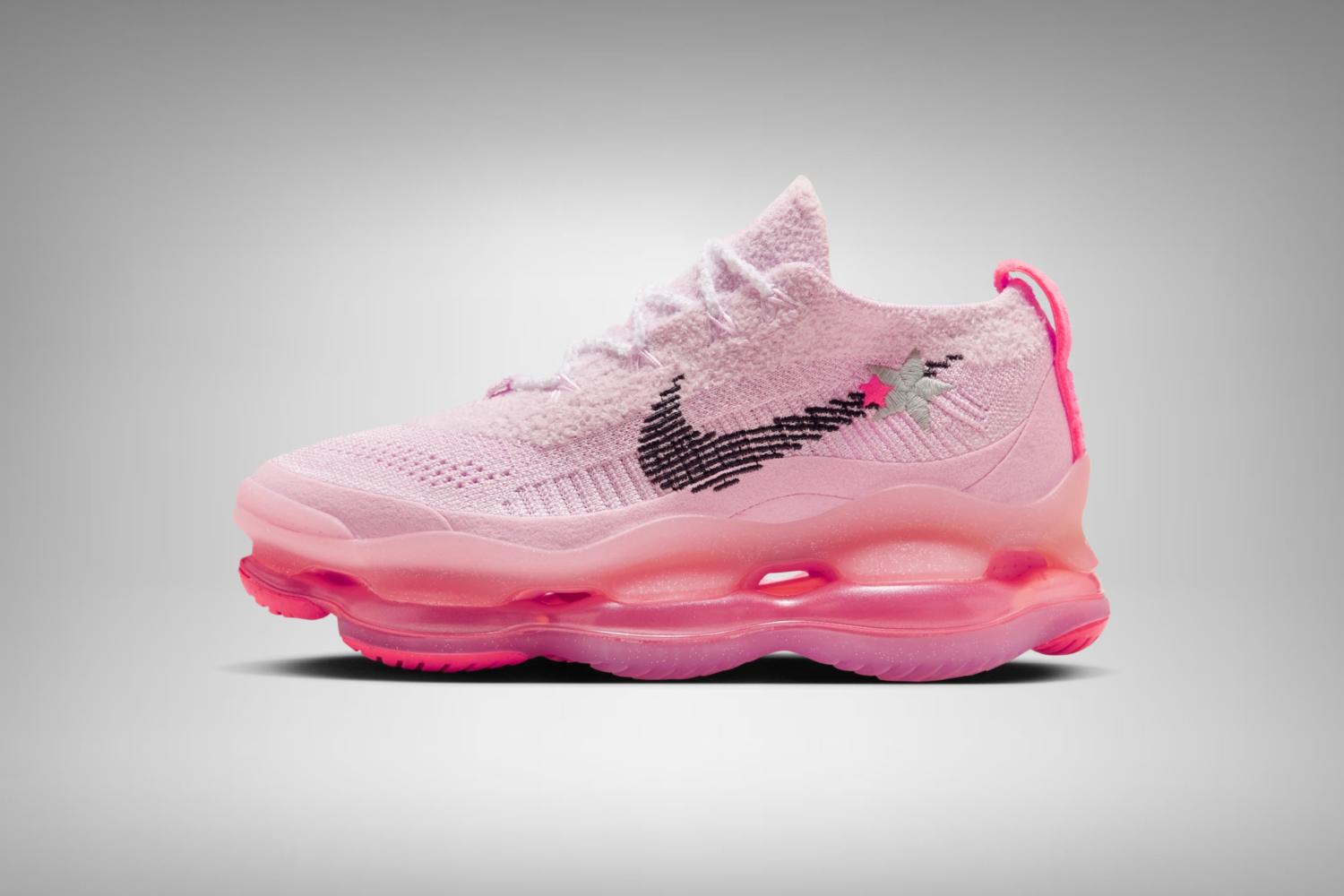 Bekijk de Nike Air Max Scorpion in Barbie stijl