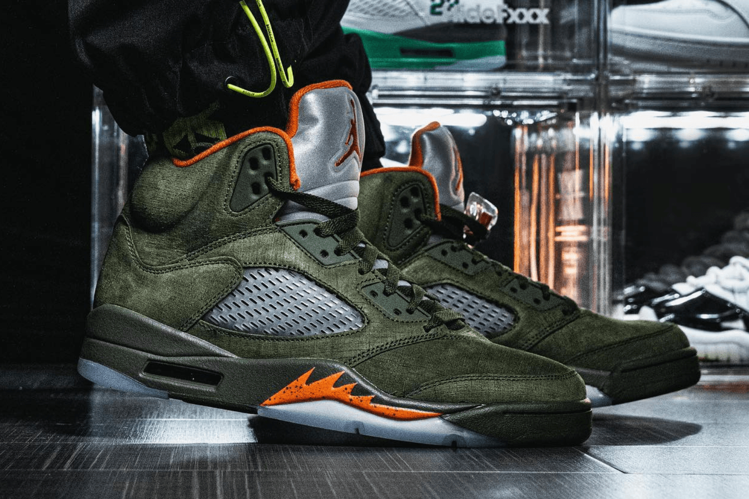 Bekijk de eerste beelden van de Nike Air Jordan 5 &#8216;Olive&#8217;