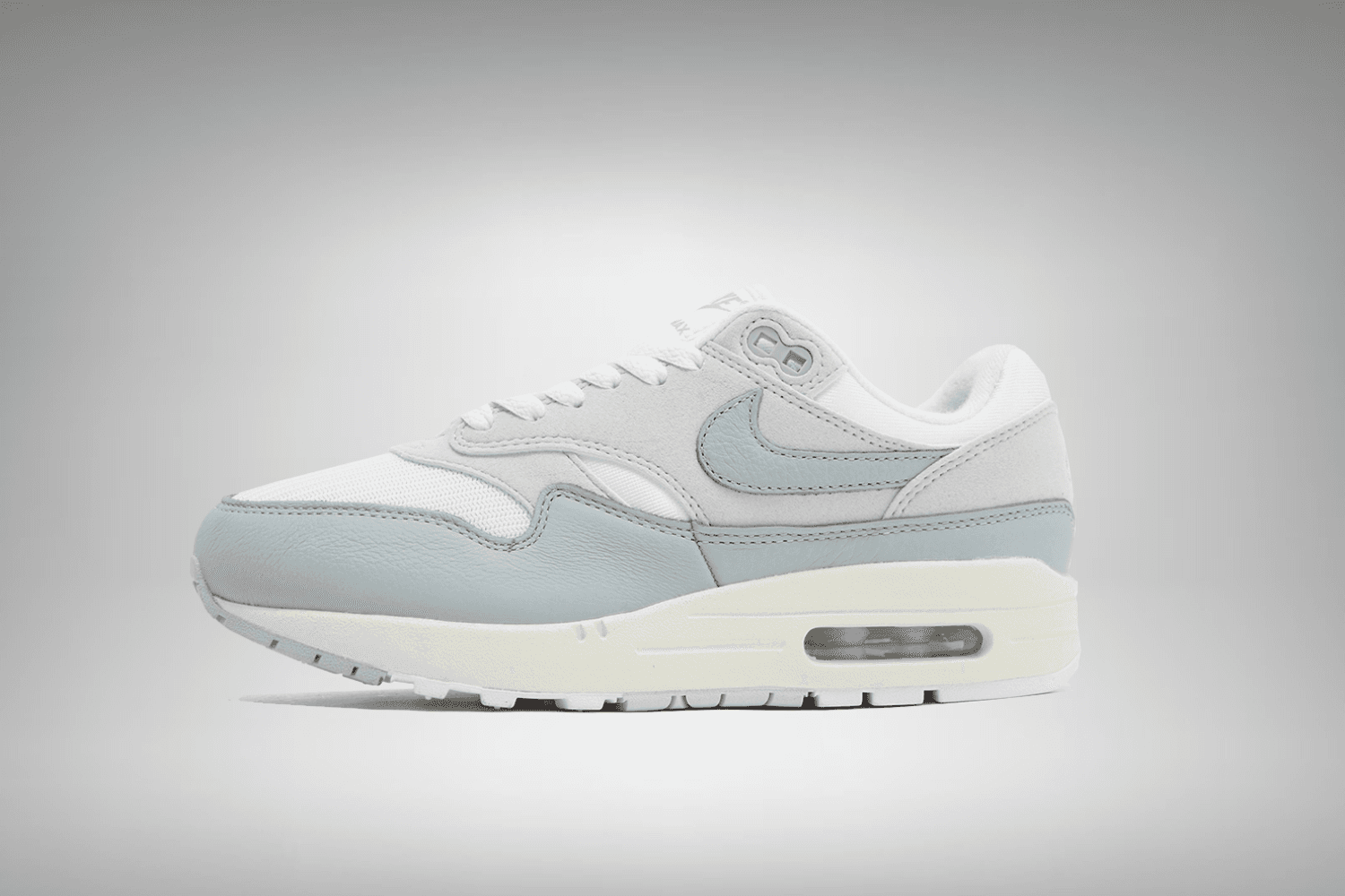 De Nike Air Max 1 arriveert in een &#8216;Football Grey&#8217; colorway