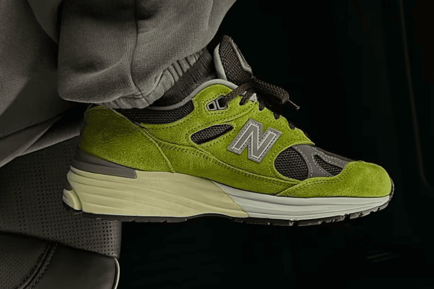 Daniëlle Cathari geeft de New Balance 991v2 een Matcha make-over