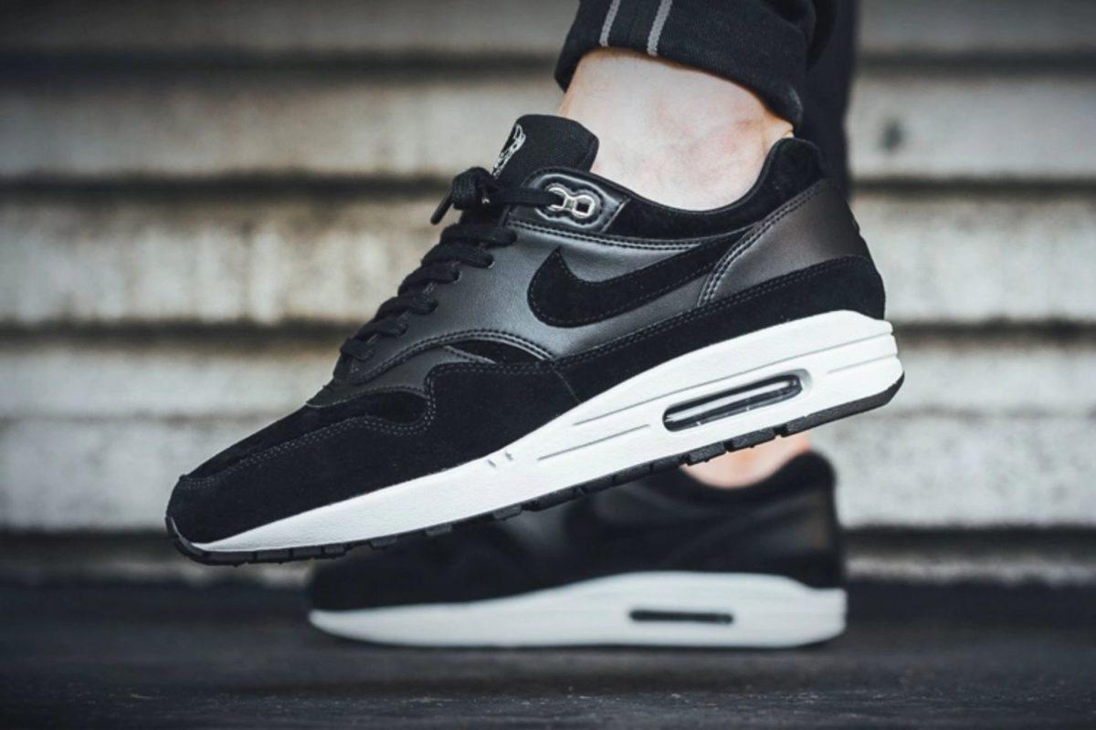 Nike Air Max 1 Skull