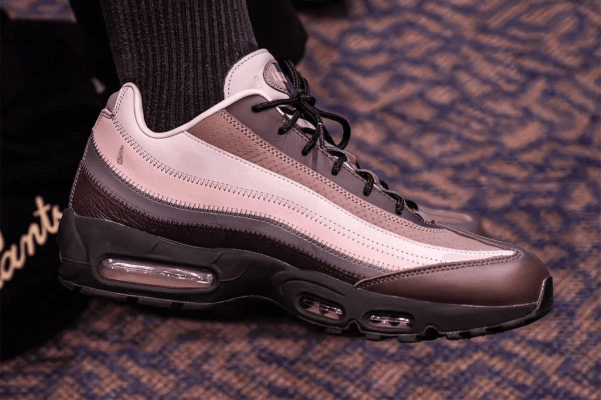 Up-close beelden van de A Ma Maniére x Nike Air Max 95