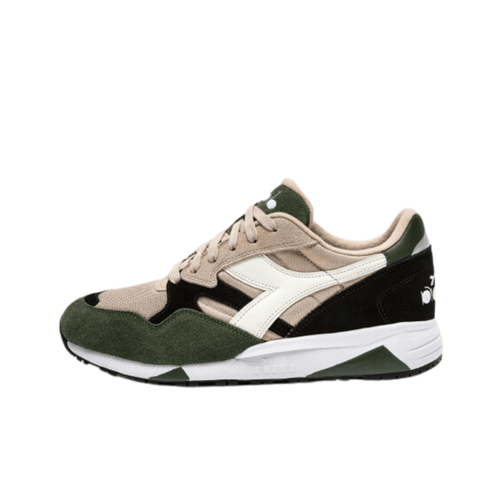 Diadora N902