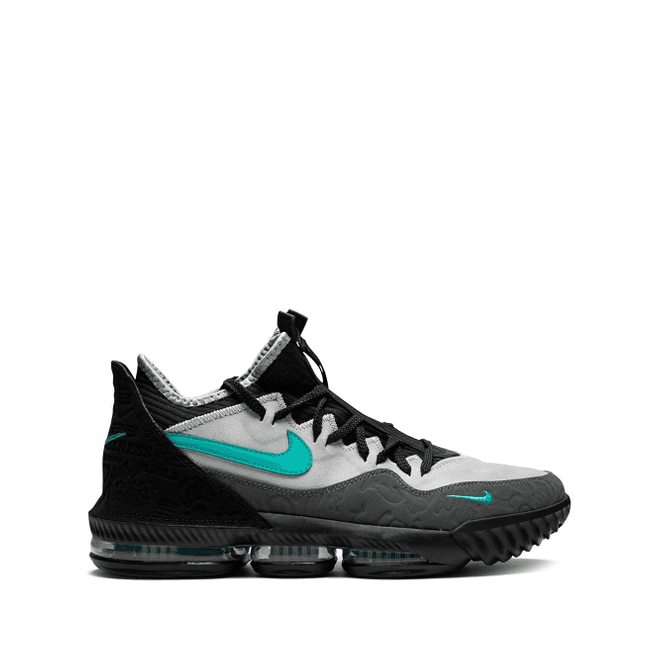 Nike LeBron 16 low-top