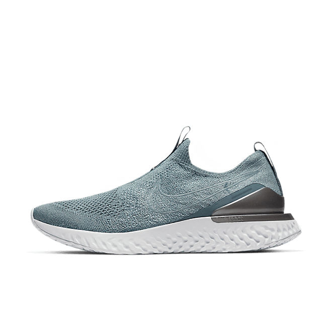 Nike Epic Phantom React Flyknit