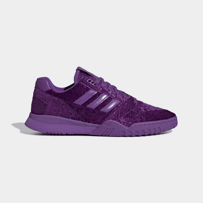 adidas A.R. Trainer