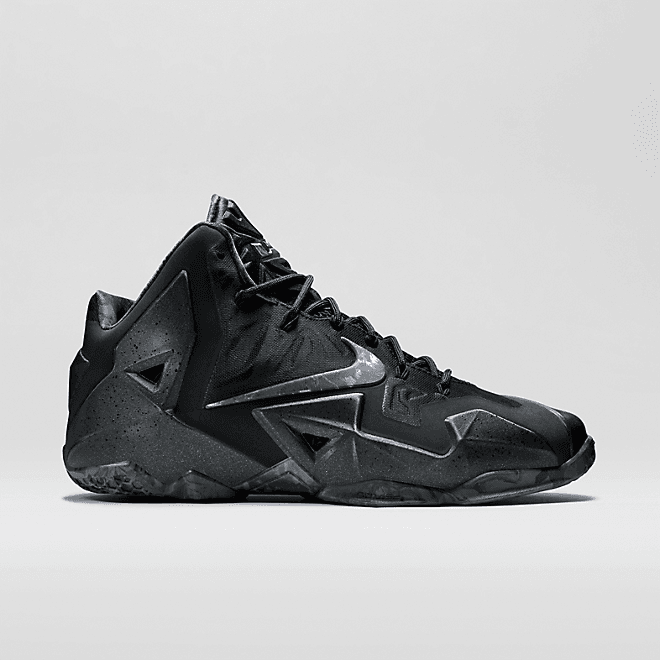 Nike LeBron 11 Blackout