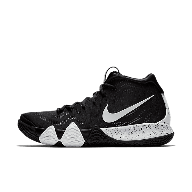 Nike Kyrie 4 Black White