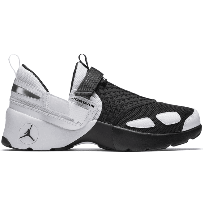 Jordan Trunner LX Black White