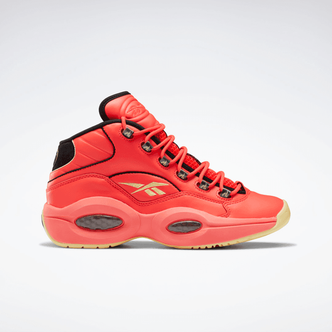 Reebok Hot Ones Question Mid Schoenen