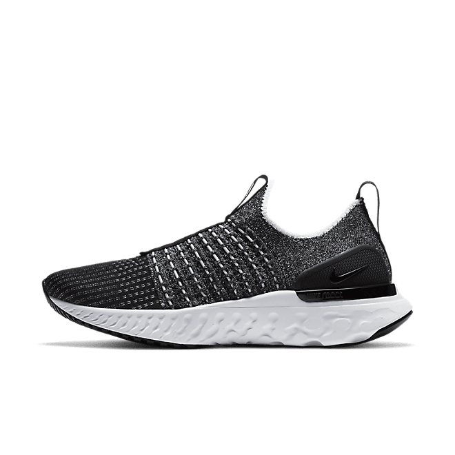 Nike React Phantom Run Flyknit 2 Oreo (W)