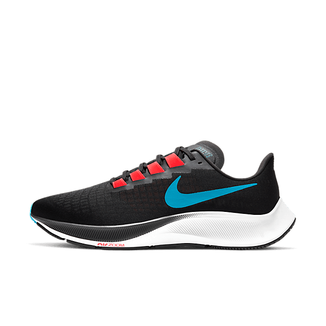 Nike  AIR ZOOM PEGASUS 37  men's Running Trainers in Black