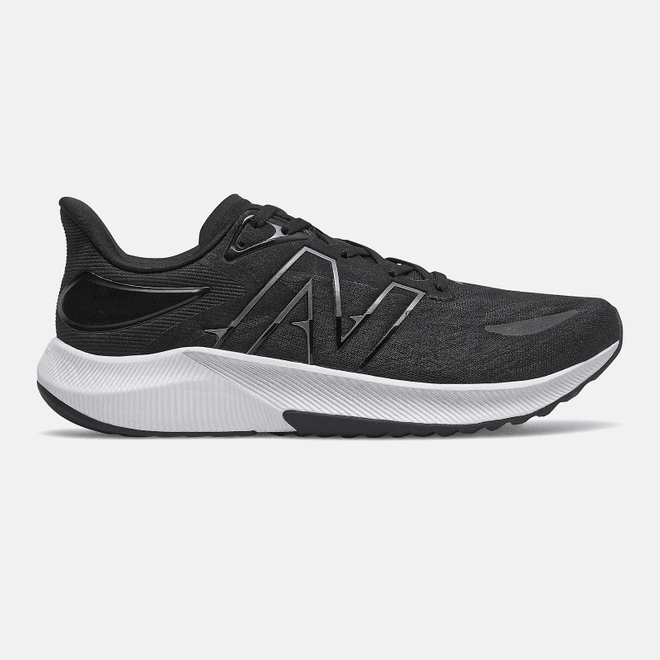New Balance FuelCell Propel v3 - Black with White