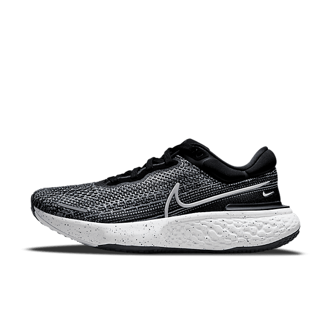 Nike ZoomX Invincible Run Flyknit Oreo