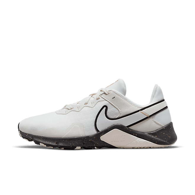 Nike Legend Essential 2 Premium