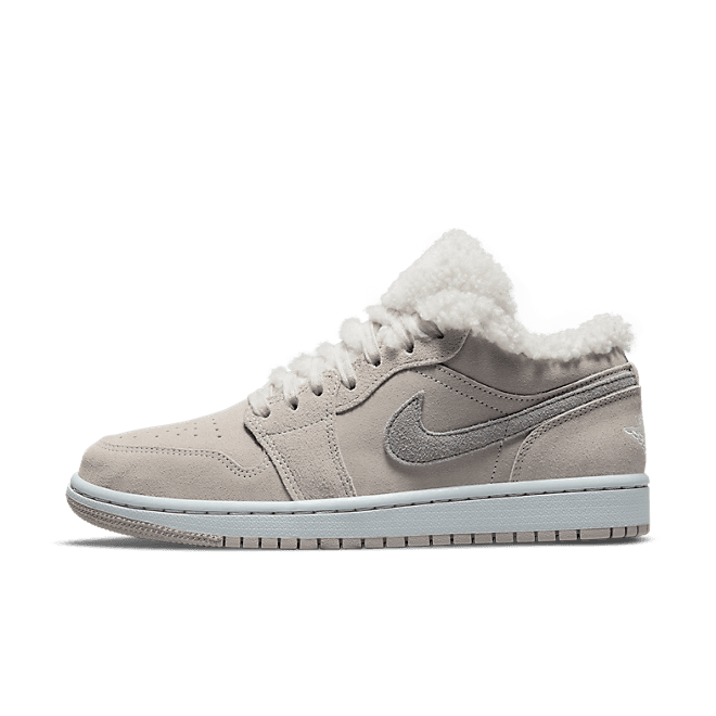 Air Jordan 1 Low SE 'Sherpa Fleece'