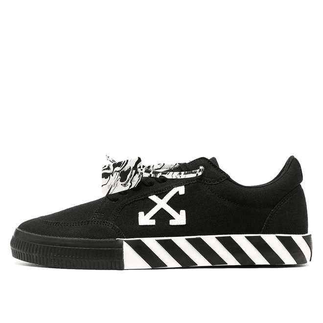 Off-White Off-White Vulc Low Top Sneaker Black White