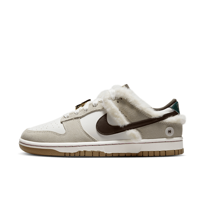 Nike WMNS Dunk Low Womens Fur & Bling Skate 