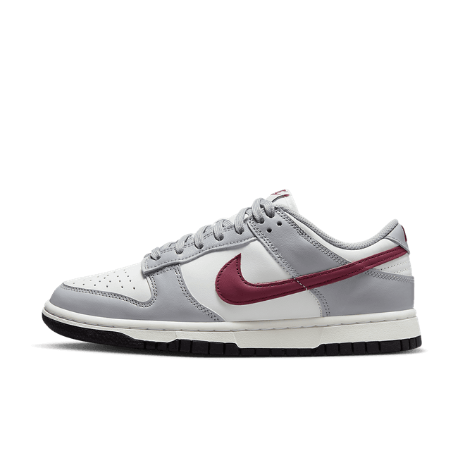 Nike Dunk Low WMNS 'Redwood'