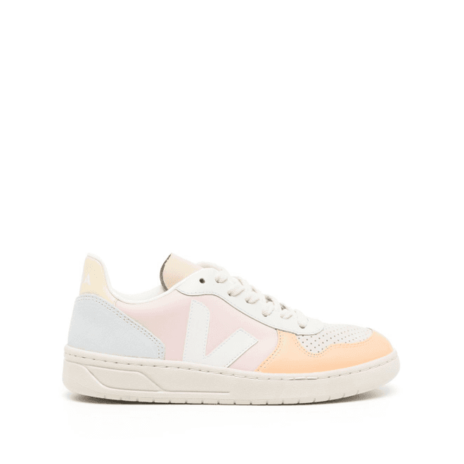 VEJA V-10  leather