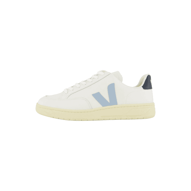 VEJA V-12 Leather