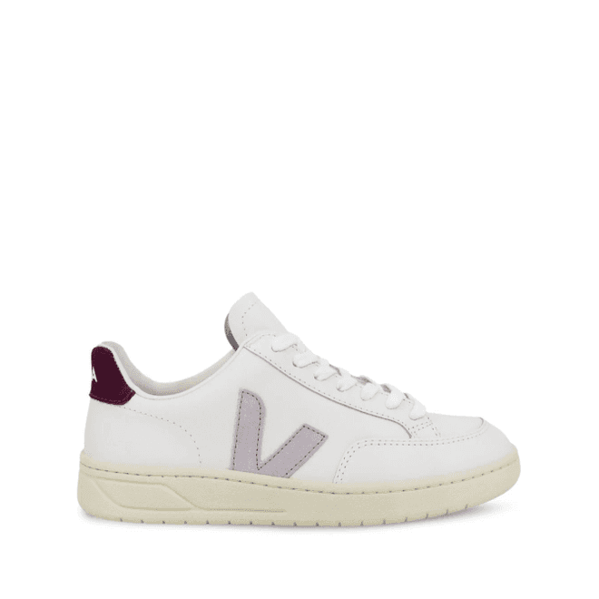 VEJA V-12 Leather