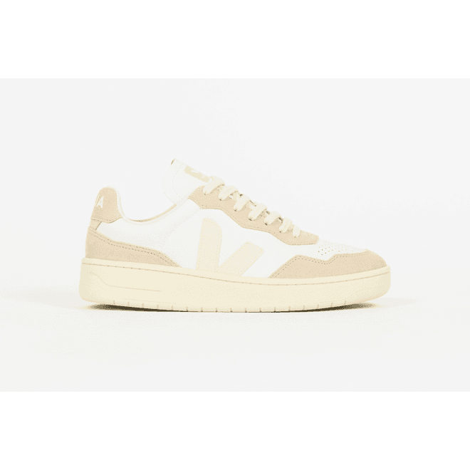 VEJA V-90 Leather