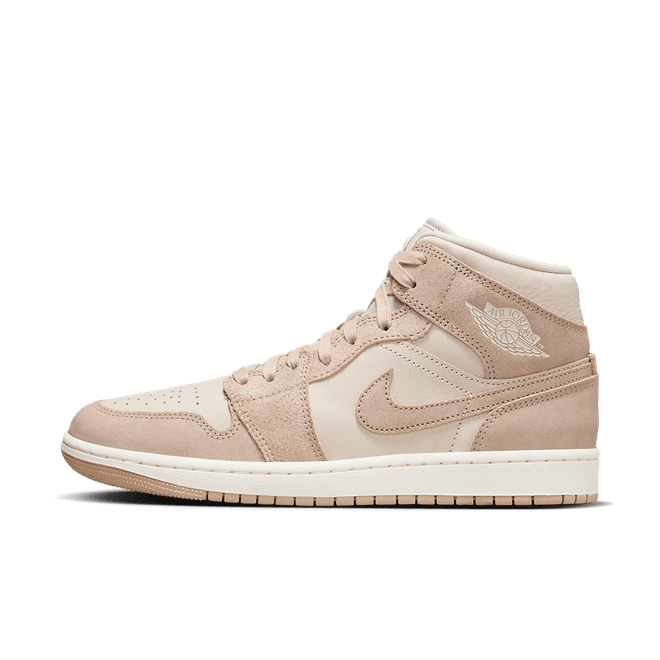 Air Jordan 1 Mid SE WMNS 'Legend Light Brown'