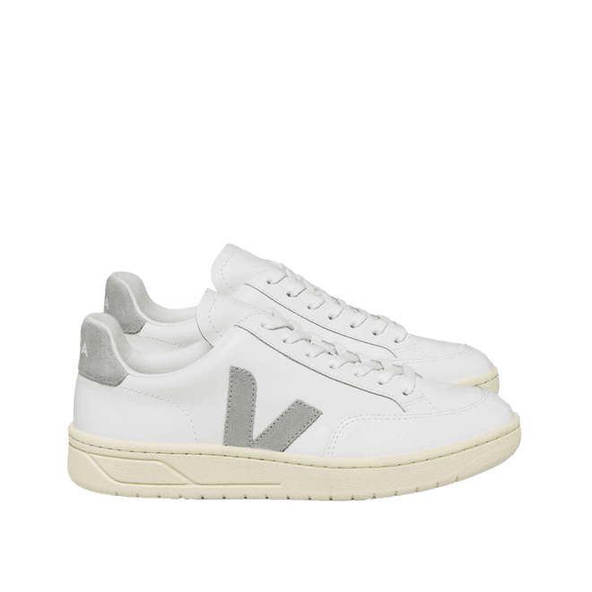 Veja WMNS V-12 Leather 